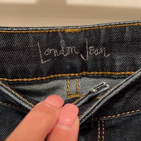 Straight leg Victoria’s Secret Jean - Picture 2 of 5